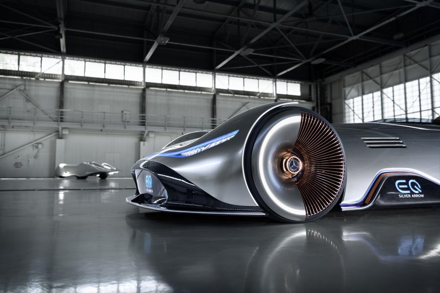  Mercedes-Benz Vision EQ Silver Arrow 2018 года  (фото 11 из 34)